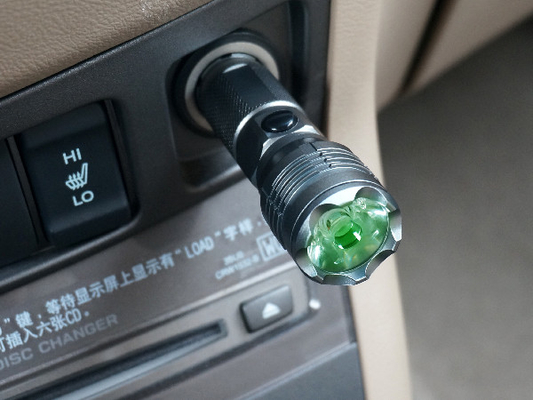أحمر / فضي Starlite EDC LED مصباح يدوي قابلة لإعادة الشحن نوع زر التبديل
