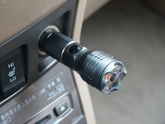 الطوارئ ألمع Edc مضيا ، نافذة قواطع IP44 Edc التكتيكية مصباح يدوي