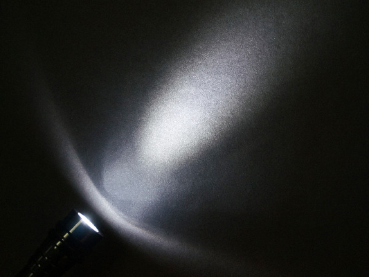 قابلة للتمديد Magnetism LED Pen مصباح يدوي 22m Beam Distance تخصيص اللون